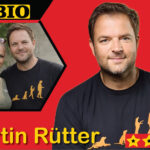Martin Rütter während seiner Bühnenshow 2026 im Kontext der Frage ob Martin Rütter und Conny Sporrer getrennt sind